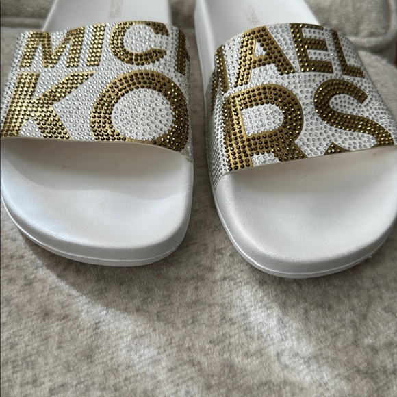 MICHAEL Michael Kors White and Gold Sandals - Picture 4 of 11